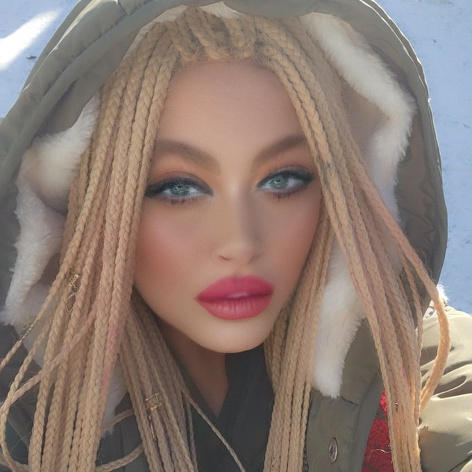 15 degrees outside but I wanted a few pics.  I need better snow boots ❄️❄️ https://t.co/djCKqQYWqA<a href="/tag/halloween"class="tags"><span>#halloween</span></a><a href="/tag/halloweencostume"class="tags"><span>#halloweencostume</span></a><a href="/tag/halloweencospla"class="tags"><span>#halloweencospla</span></a>