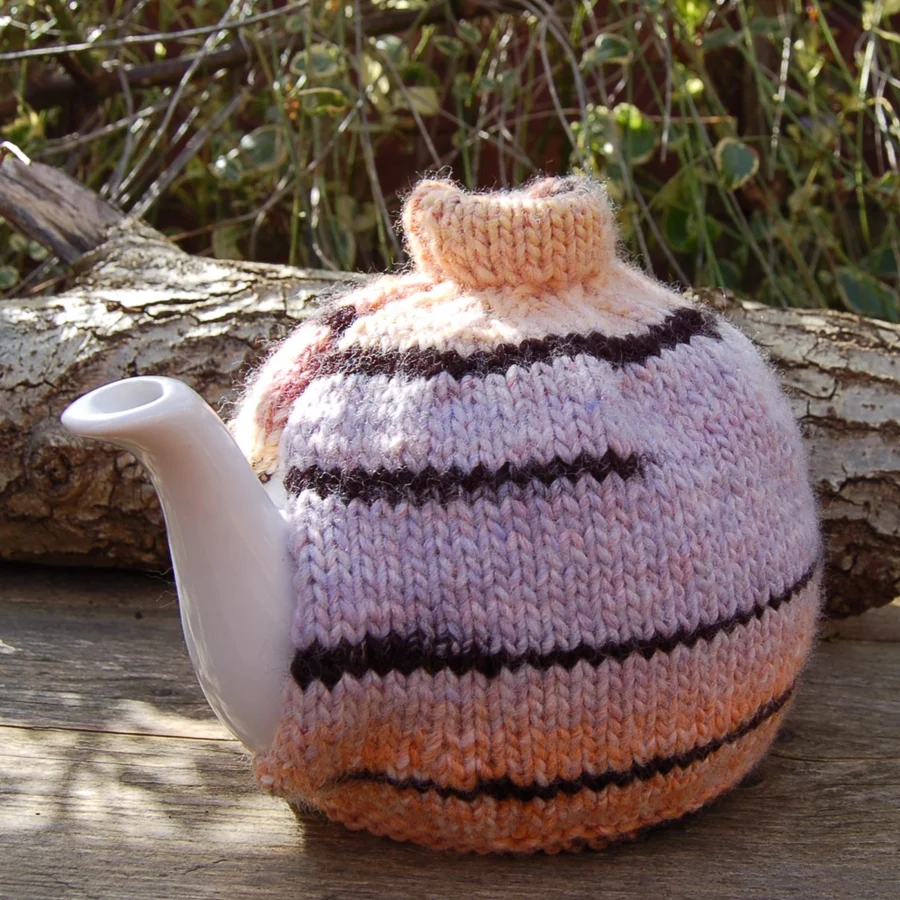 Tea cosy hand knitted using King Cole Safari ya... - Folksy folksy.com/items/7722623-… #newonfolksy 

#teacosy #teacozy #teapotcover