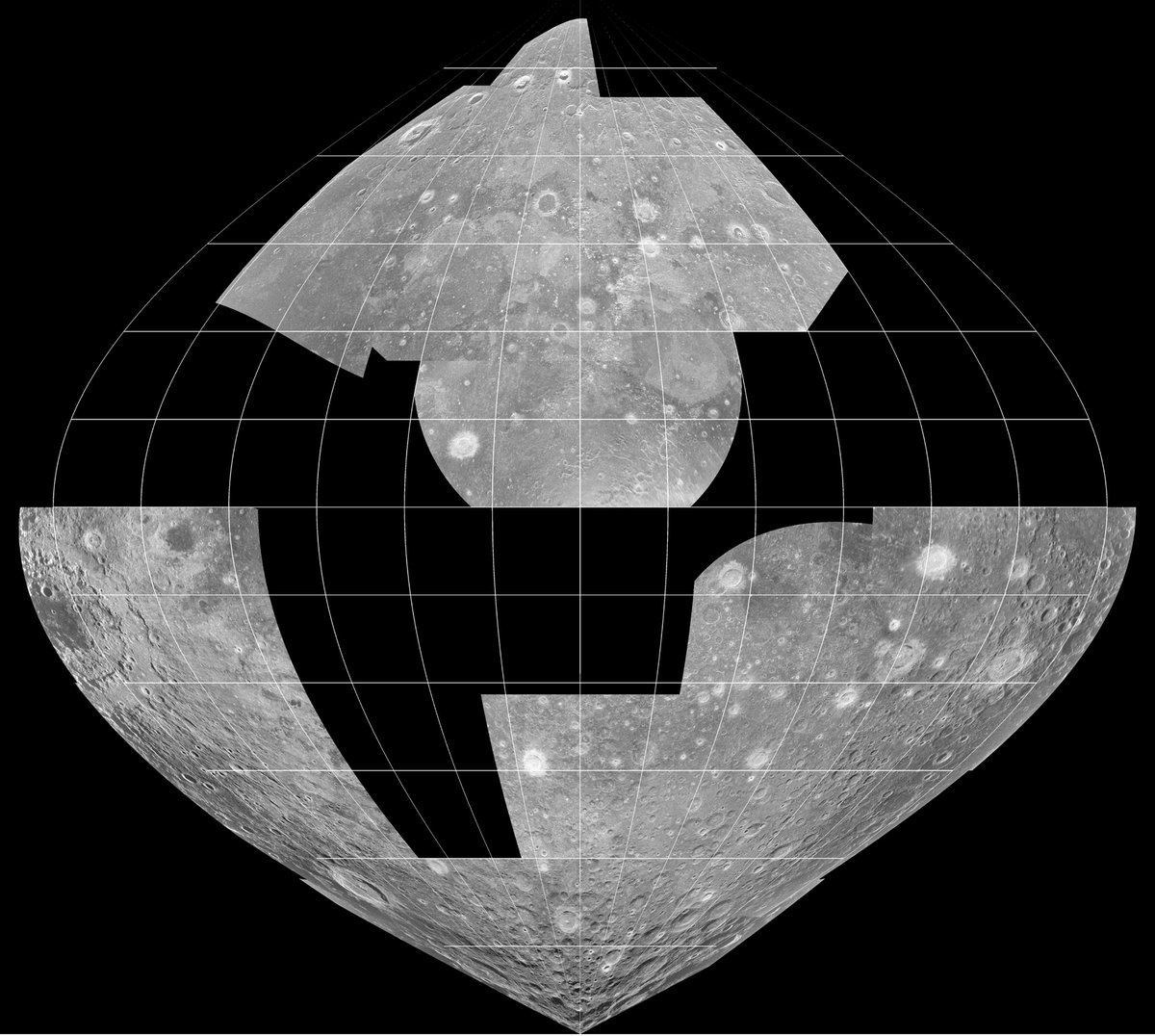 Radio #ImageoftheWeek 📡 Although this looks like a collection of photographs of the lunar surface, it is actually a collection of radar images. Radio signals were beamed from the Arecibo Observatory, which bounced off the Moon to be captured by the @greenbankobserv Telescope.