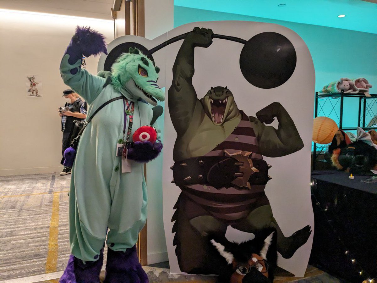 Me n the lad @CreepCatToyCo 
#FursuitFriday #anw #anthronorthwest2024 #anthronorthwest