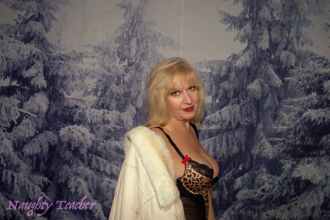 Fantastic Friday outfit. https://t.co/0qVucyybkP