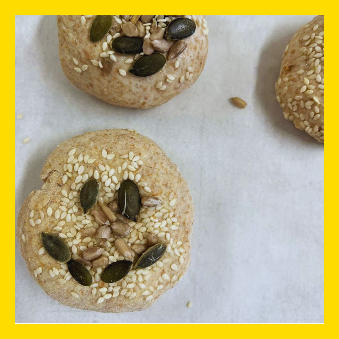 🍞 Check out these gorgeous bread rolls made by the Year 7s at Daventry Road. 
🍲 The students made a delicious spiced lentil and coconut soup to have with these happy bread rolls.
👩‍🍳 What's cooking in your kitchen this weekend?

#cookinginschools #breadrolls #foodeducation