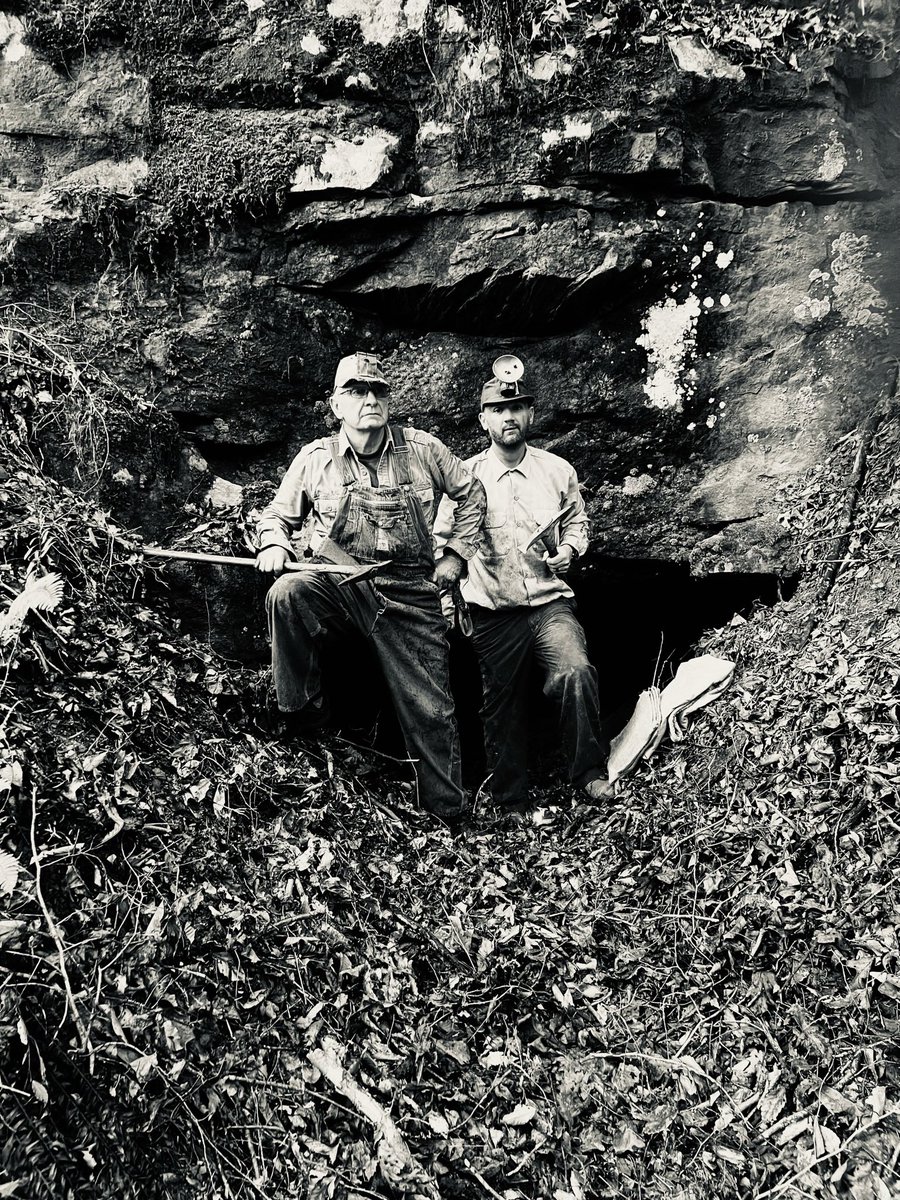 CoalfieldGHSoc's tweet photo. @CassieNall_Wx 
A few weeks ago, you guys talked about the Coalfield community in the afternoon show. You guys didn’t know much about it and only had one picture. We request a do-over! We’d love to provide you with tons of information and photos of our wonderful community. https://t.co/29njqLinD1