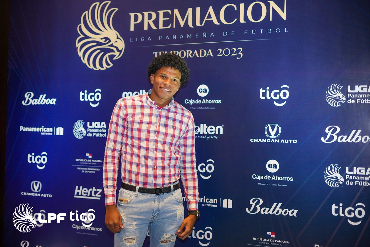 LPFpanama's tweet photo. ¡FELICIDADES EDGARDO!⭐️

Edgardo Alexander del @ArabeUnido_ Portero Menos Vencido del Torneo Apertura 2023. 

#PremiosLPF https://t.co/jHSI14CK32