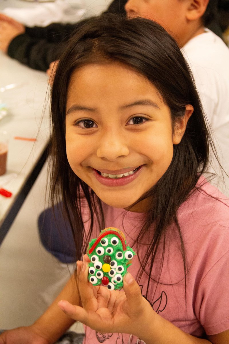 YouthServiceSLC's tweet photo. Students, staff, and families gathered at Western Hills Afterschool Program to decorate cookie families and celebrate student achievement as part of Gingerbread Family Night. https://t.co/WuBZrGQdjs