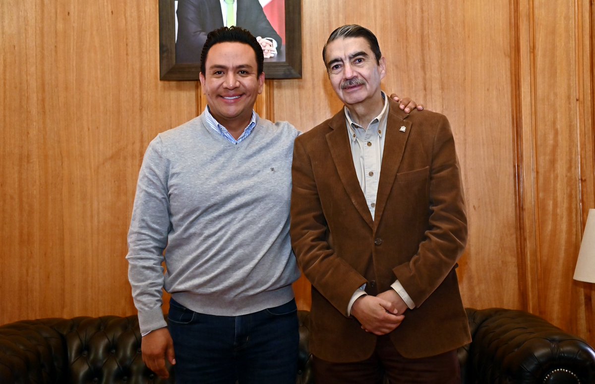 jgpetorresmx's tweet photo. Tuvimos una reunión con el Dr. Alejandro Zermeño, Rector de @LaUASLP para fortalecer el trabajo conjunto y así las y los jóvenes potosinos tengan una mejor educación superior. 🤝
#SGGSLP https://t.co/77MhXiZeff
