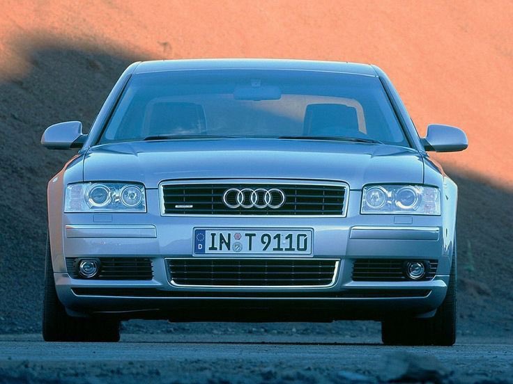 I was pursued down the M1 this afternoon by a D3 Audi A8. Despite being 20 years old, it had remarkable road presence in my rear view mirror. #Audi #ModernClassics #ClassicCars