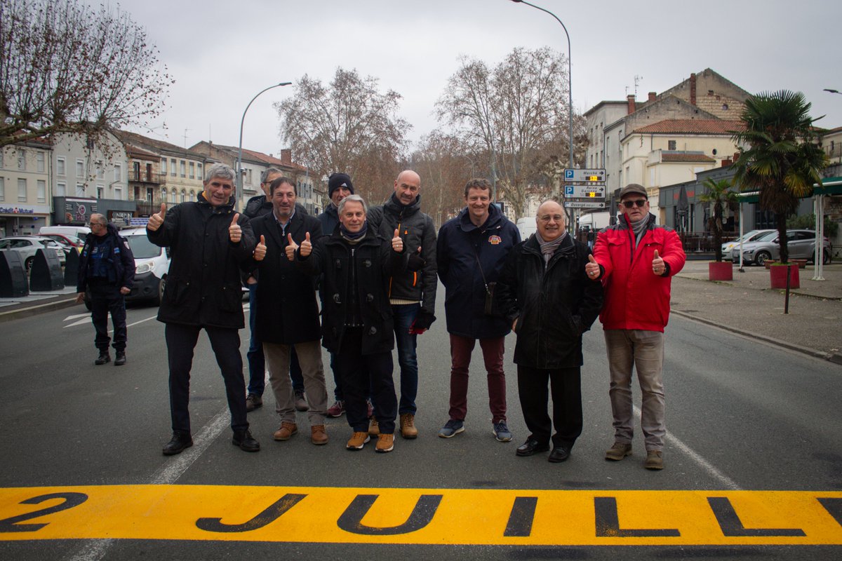 LeTour's tweet photo. 🤩 The starting line is drawn! 
See you in exactly 6 months for the start of stage 13 between @villeagen and @Ville_Pau!

🤩 La ligne de départ est tracée ! 
Rendez-vous dans 6 mois pour le départ de la 13ème étape du #TDF2024 entre @villeagen et @Ville_Pau ! https://t.co/xa1A6tT2EF