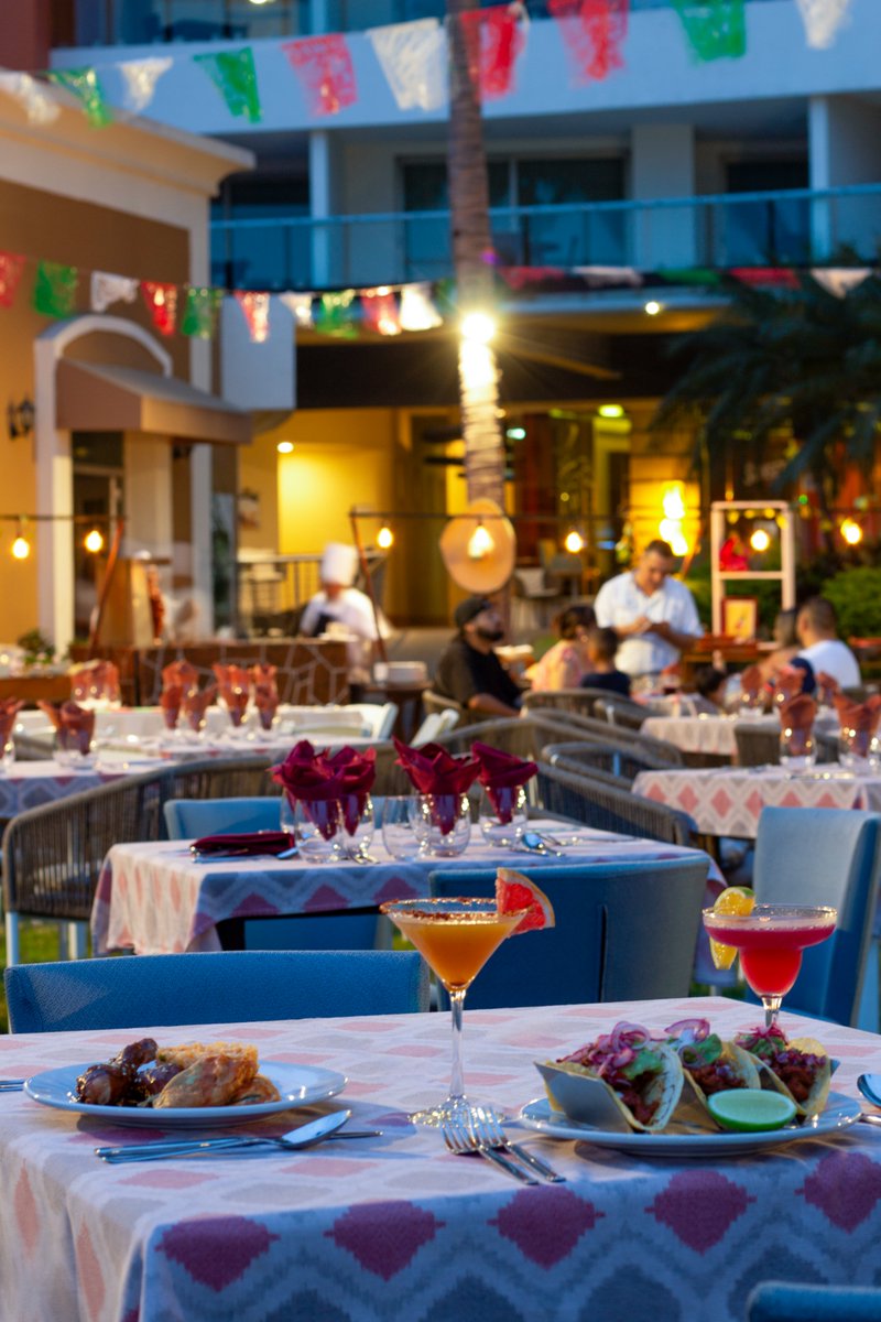 SunsetPlazaPV's tweet photo. Live the authentic Mexican Night experience at #SunsetPlazaPv! 🌮🎉 https://t.co/Ty7vSVxHsx

Enjoy the best Mexican buffet dinner. Vibrant flavors, colors and aromas will transport you to the culinary richness of Mexico 🍽️🇲🇽

#MexicanNight #PuertoVallarta https://t.co/XFUR64XKf9