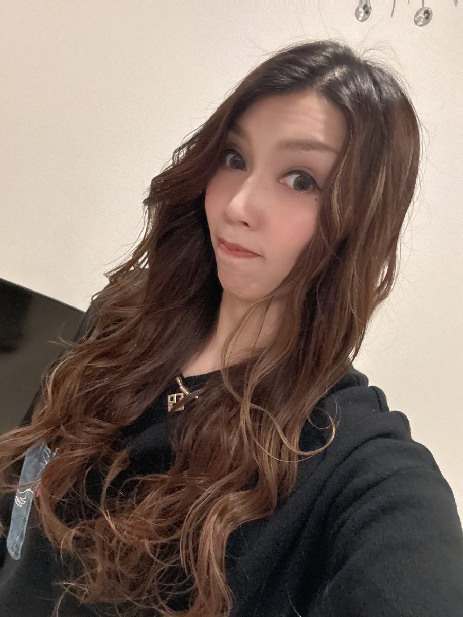 hemu5312's tweet photo. 2024今年も宜しくお願いします🥺
会いたい人に会える年にしたいです😍
クロス貼りまくりまーす😃 https://t.co/K8w0ppqiwh