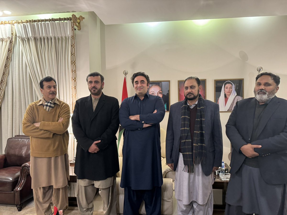 KasimGillani's tweet photo. Rana Tahir Shabbir has left PMLN and joined PPP. #Multan #PP222 https://t.co/wZPjl04PUD