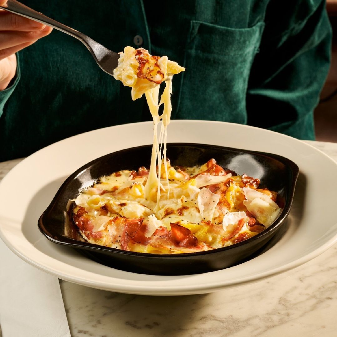 New year, new food. 🤤 

From the white chocolate and salted caramel pizza dolce to the formaggi and pancetta penne, <a href="/PizzaExpress/">PizzaExpress</a> has irresistible dishes for every occasion this winter. 

Book your table today 👉 bit.ly/3QYJ4KU

 📸 [IG: @pizzaexpress]