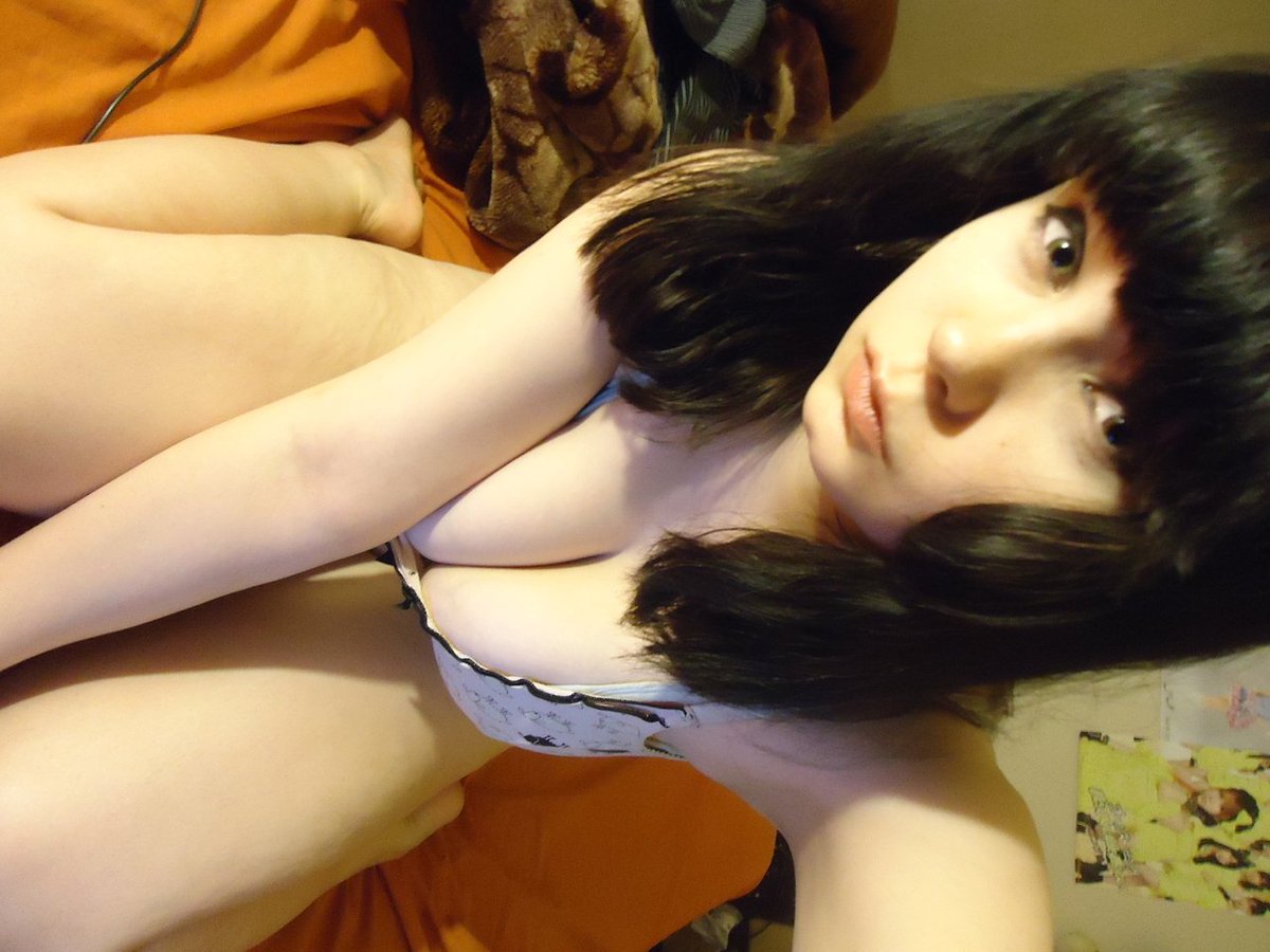 leyla_s3's tweet photo. u like my tits?
#nsfwtwt #bigboobs #kinky #horny #gamergirl #egirl https://t.co/wEULLq1vaQ