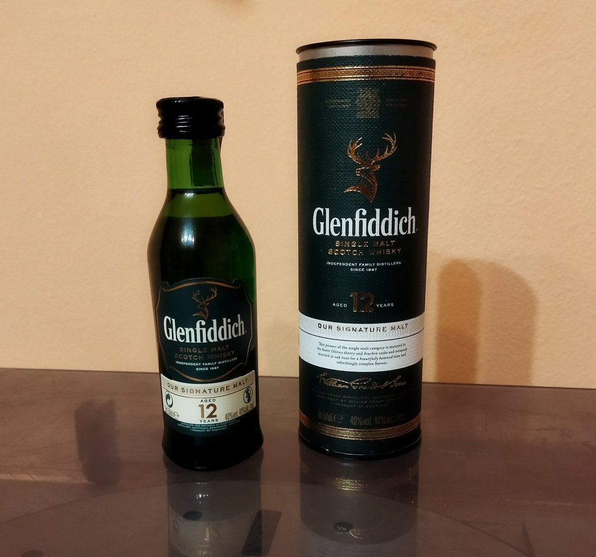Hello everyone! 🤟🏻 It's Friday again! Cheers 🥃🍻

                 Thy Catafalque - Alföld

Tamás Kátai.....

2023
#NowPlaying 🔊#AvantgardeMetal #BlackMetal #Glenfiddich #Whisky 🥃