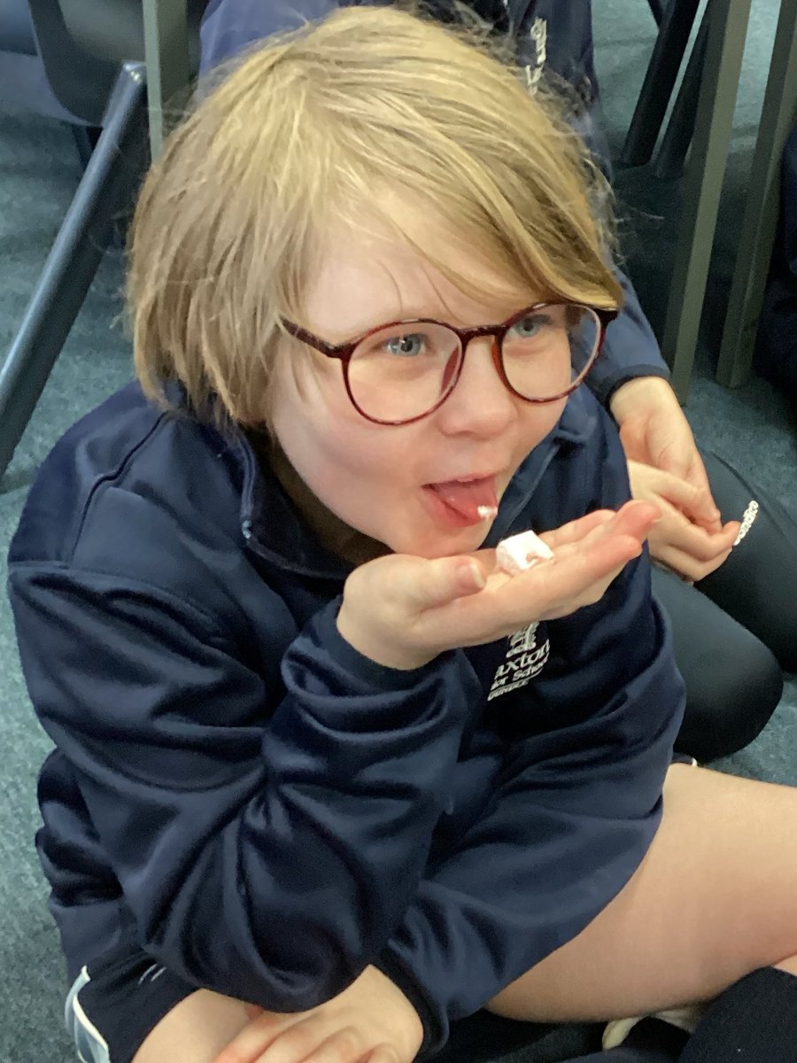 LaxtonJunior's tweet photo. The Queen (i.e. the teacher) let another drop fall from her bottle onto the snow, and instantly there appeared a round box, tied with green silk ribbon, which, when opened, contained several pounds of the best Turkish Delight - The lion, the witch and the wardrobe (Chapter 4) https://t.co/pO0VjJQ4LB