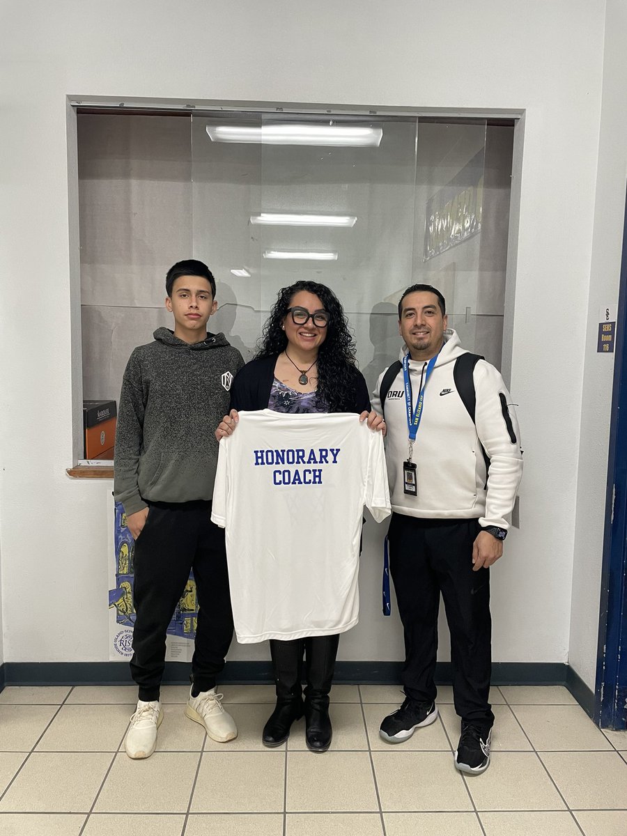 Congratulations to Ms. Karla Ruiz on her selection as Honorary Coach for tonight’s district game! Selected by Sophomore guard Omar Fierro! See you tonight on the sideline! Go Eagles! <a href="/RuizK455/">Ms. Ruiz</a> <a href="/SE_EagleHoops/">San Elizario Boys Basketball</a> <a href="/JeBarra22/">Jesus Barraza</a> <a href="/Johnnytapia2005/">Johnny Tapia</a> <a href="/SanEliAthletics/">Cesar Morales</a> <a href="/TroyEnriquezSE/">T. Enriquez SEHS</a>