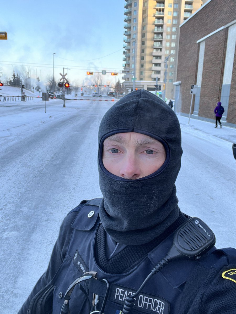 Helping out with traffic control downtown for @calgarytransit 

Please adhere to road closures as efforts are undertaken to restore service. 

Thank you and stay warm. 
#yyc #calgary #abstorm