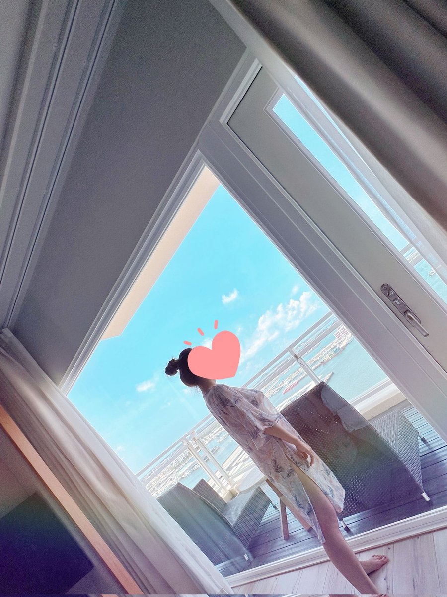 moandjan's tweet photo. 本想看看窗外的那片海，
卻自顧自的慵懶起來。

如果我的人生~
少了任何一塊拼圖，
就不會是我了。

#本想好好分享窗外美景的
#景色空氣陽光心情都美麗 https://t.co/Akv3qnHVWs