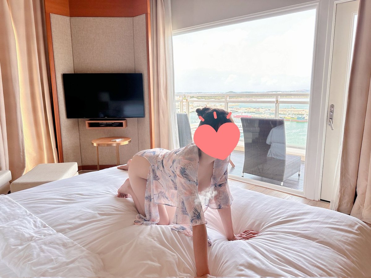 moandjan's tweet photo. 本想看看窗外的那片海，
卻自顧自的慵懶起來。

如果我的人生~
少了任何一塊拼圖，
就不會是我了。

#本想好好分享窗外美景的
#景色空氣陽光心情都美麗 https://t.co/Akv3qnHVWs