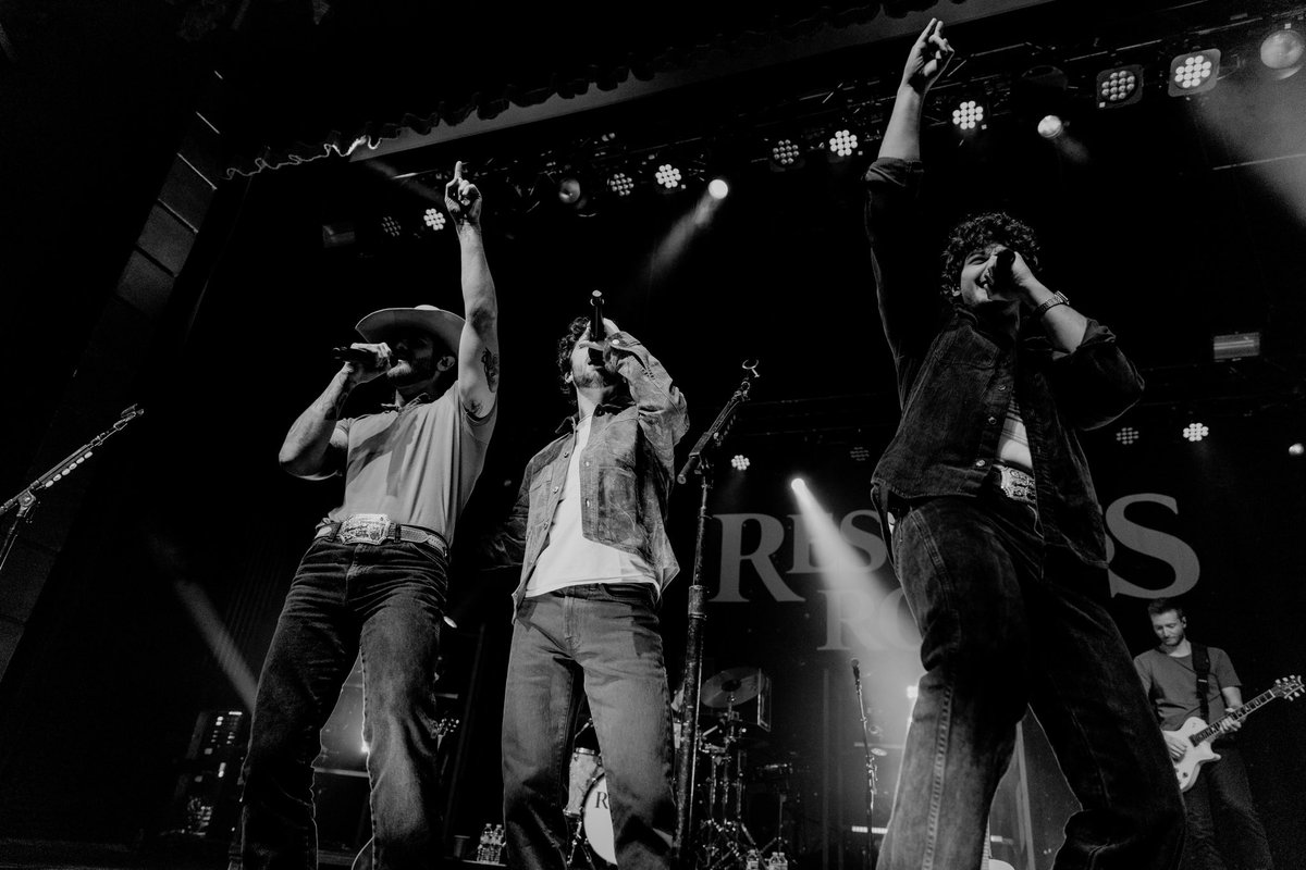 RestlessRoad's tweet photo. first night of the Last Rodeo Tour did not disappoint! thank you Atlanta, see you tonight Nashville 🤠 https://t.co/NsVC4s6wkG