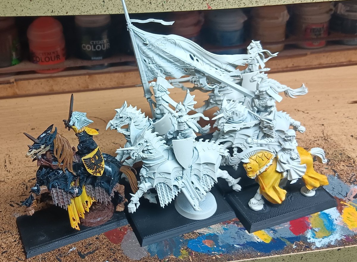 ScapegoatSte's tweet photo. Today has been a magnetising bases for Blood Knights/Grail Knights kind of day

#Warmongers #warhamfam #warhammercommunity #AgeOfSigmar #SoulblightGravelords #Bretonnia #TheOldWorld https://t.co/1H7J6J7P3y