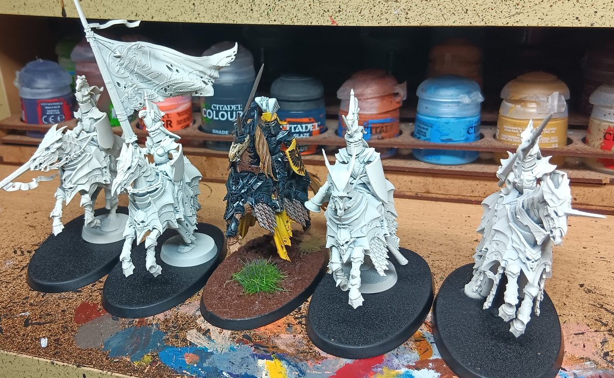 ScapegoatSte's tweet photo. Today has been a magnetising bases for Blood Knights/Grail Knights kind of day

#Warmongers #warhamfam #warhammercommunity #AgeOfSigmar #SoulblightGravelords #Bretonnia #TheOldWorld https://t.co/1H7J6J7P3y