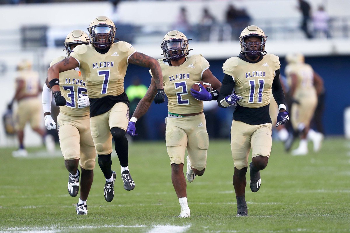 OFFICIAL VISIT TO ALCORN STATE FEB 3rd !!@RCCTigerFB <a href="/GenoRamsey/">Coach Geno Ramsey</a> <a href="/JUCOFFrenzy/">JUCO Football Frenzy</a> <a href="/CoachPaychek/">Eduardo Pacheco</a>