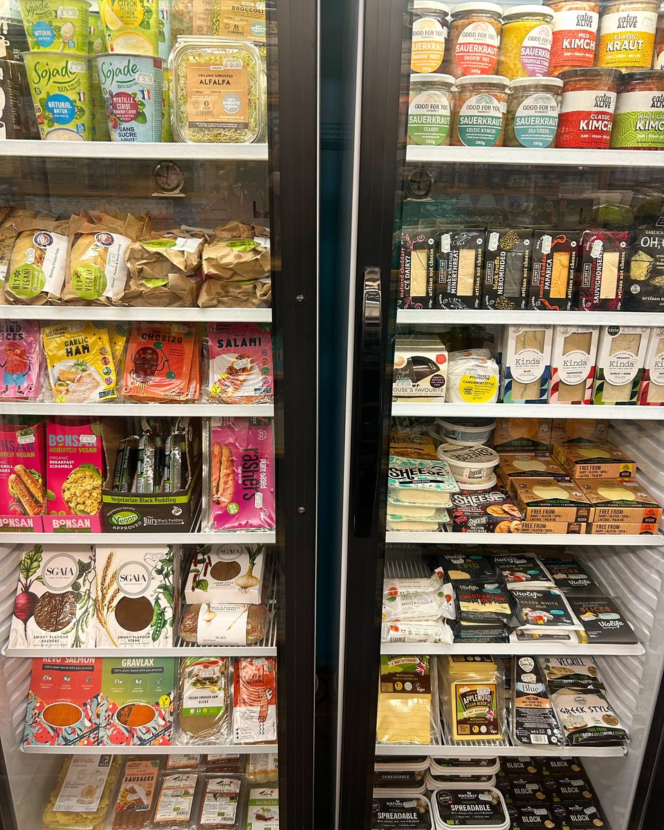 Brontosaurus Vegan tweet media