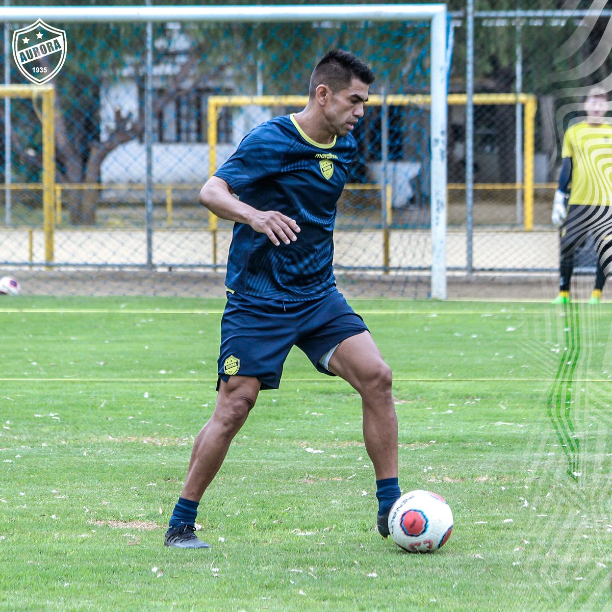 🟦PREPARÁNDONOS⬜
Seguimos trabajando intensamente para encarar de la mejor manera lo que se nos viene💪 Apoyemos al plantel⚽
#VamosAurora #Pretemporada #Equipo