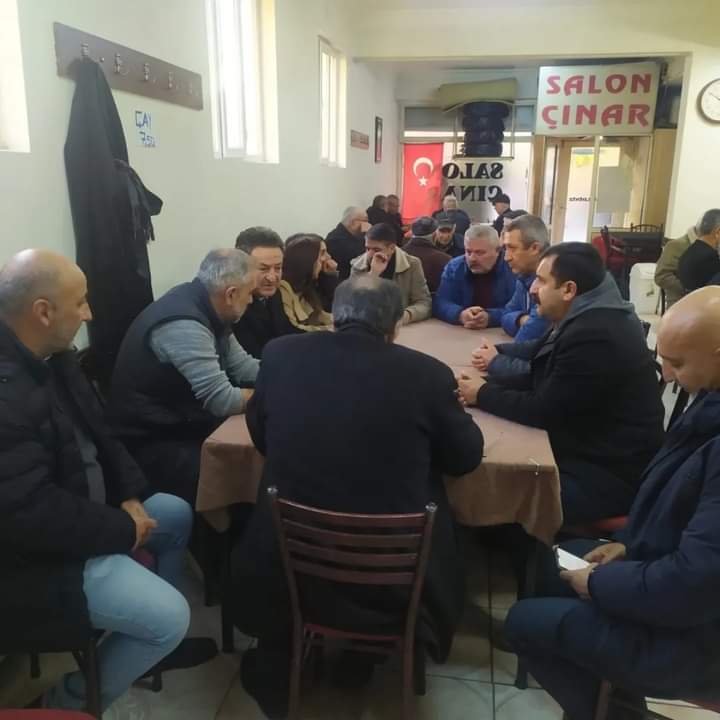 Hüseyin Gazi civarı mahallelerimizde Mamaklı hemşerilerimizle kafe ve kahvehanelerde buluştuk... Son derece verimli Mamak sohbetleri gerçekleştirdik... Ekin, Başak Mahallelerimizin sakinlerine yürekten teşekkür ediyorum...