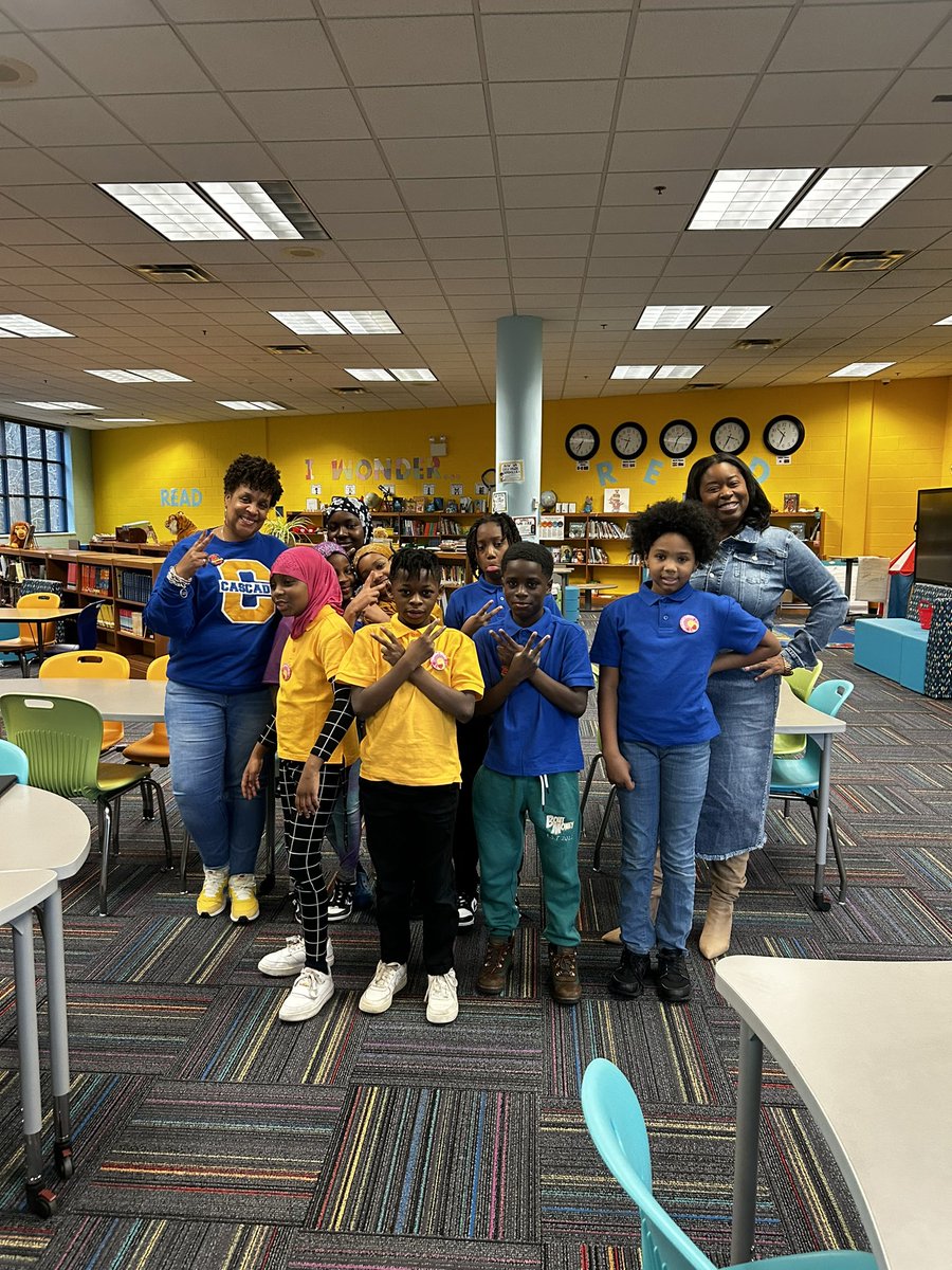 CascadeESMedCtr's tweet photo. #TIGERreadersRISE spent the morning being A’MAYS’ing in the Mays Cluster HRRB competition!! #ExperiencesoverEVERYTHING @APSMediaServ  @media_miller @CascadeES_SSW @CasPrinciTmomon  @ShellyGoodrum https://t.co/7QICkZNnFT