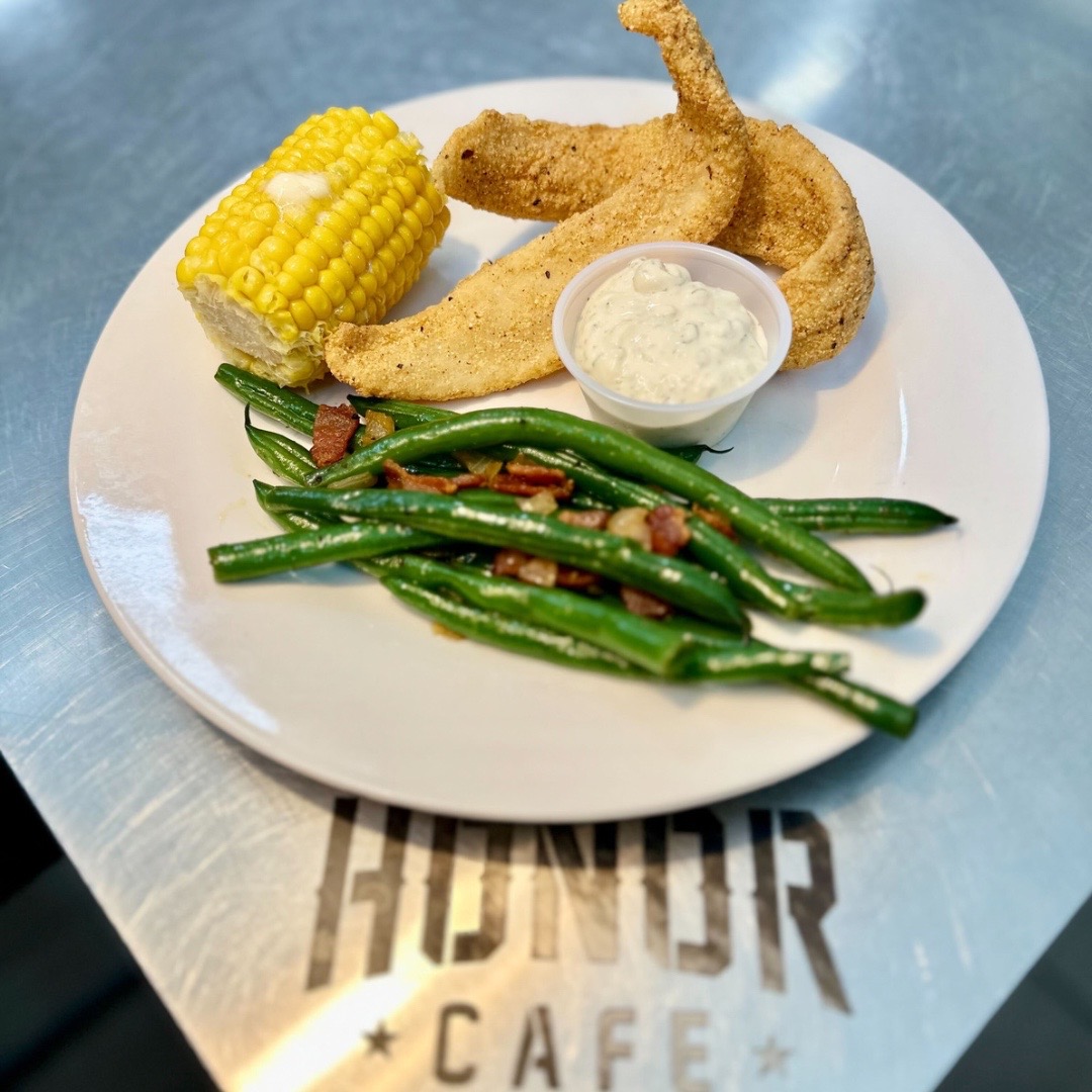 👉🏼 Dive into a taste of the South with today’s special: Crispy Catfish served alongside sautéed Green Beans and sweet Corn. It’s a Southern comfort classic that’ll make your taste buds sing. 

Visit Honor Cafe today and savor this delicious flavor trio today! 🐟🌽😋