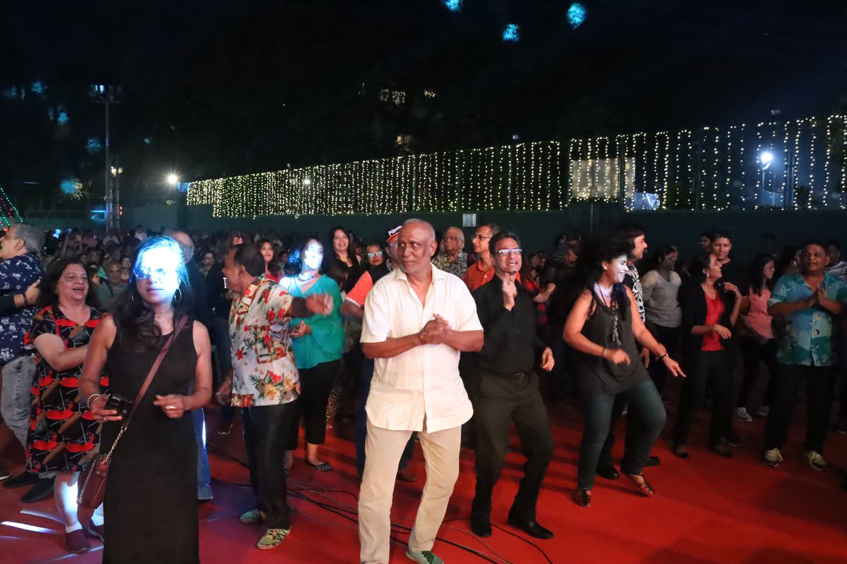ShelarAshish's tweet photo. Goa's no. 1 party band, BLACK IN WHITE, set the stage on fire at #NWF23 in Bandra Gymkhana!  Whether a seasoned headbanger or curious newcomer, the musical kaleidoscope had everyone tapping their feet. 
 #NWF2023 #Bandra #VandreWest #Event #BlackInWhite https://t.co/1RjeHptHt5