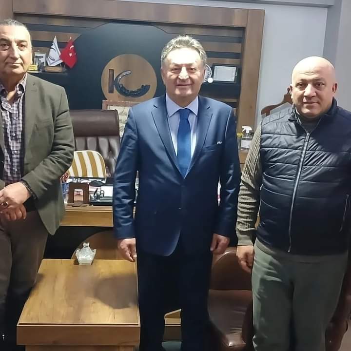 Hüseyin Gazi civarı mahallerimizde esnaflarımızı,  iş insanlarımızı ziyaret ettik... İşlerinde kolaylıklar, hayırlı bereketli bol kazançlar diledik...