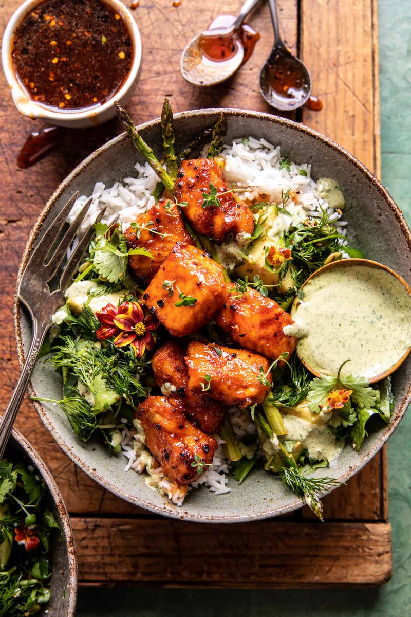 AmericanRangeUS's tweet photo. Sizzle into the weekend with Half Baked Harvest's (@halfbakedharvest) Hot Honey Crispy Salmon Bowls! 🐟🌶️✨ This dish is made effortlessly delectable thanks to our American Range Kebob Broiler and Convection Oven. 🔥 Find the full recipe on our LinkedIn.

https://t.co/zClI53oBxW https://t.co/4CqJjNah5H