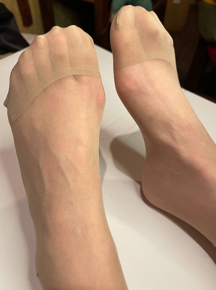 pansutohide's tweet photo. カラー違い詰め合わせ。

#パンスト #パンストつま先   #pantyhose #pantyhosetose https://t.co/wVWPXzkb6q
