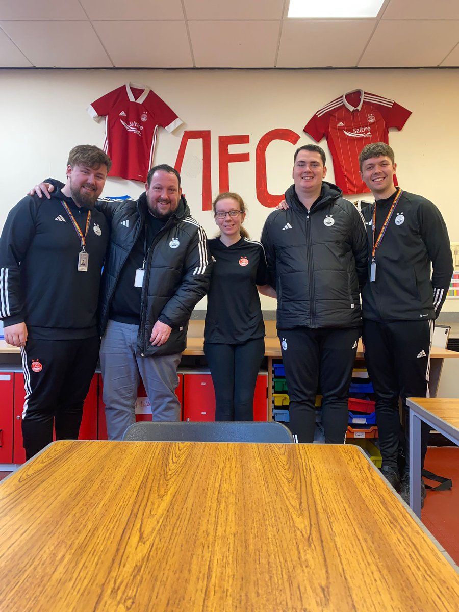 DecoSmith's tweet photo. After 10 years down at Pittodrie, time to say cheerio to @AFCCT 

It's been the best 10 years, and I've had a wonderful final week, thank you to everyone who has helped make my time there the best 10 years of my life ♥️ 

On to pastures new for 2024...

Stand Free 🔴⚪ https://t.co/YWuqGPNJCu