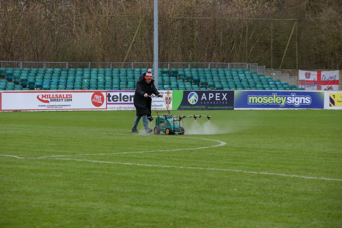 StratfordTownFC's tweet photo. Stratford Town FC look forward to welcoming @BarwellFC1992 to the @ArdenGarages Stadium tomorrow. The Groundstaff have been working hard all week in preparation  for tomorrows game and look forward to another exciting  afternoon. #comeonyoubards #gameon https://t.co/ZCC2v0XjVW