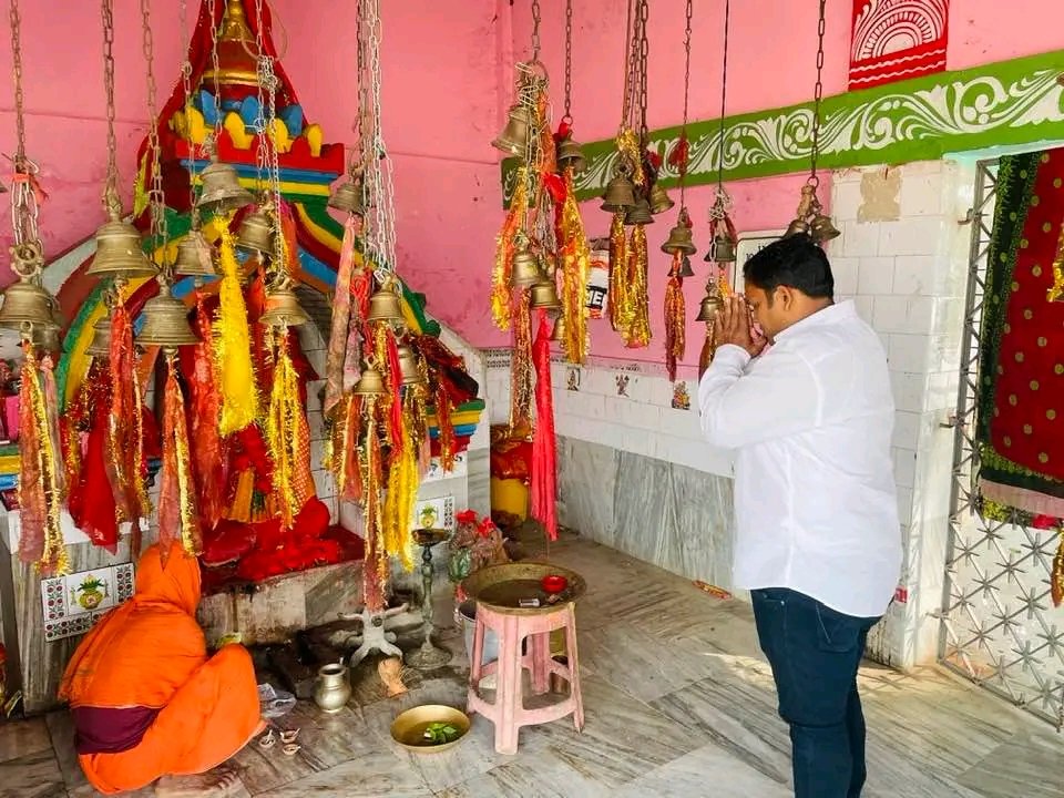 arjun4athmallik's tweet photo. ଜୟ ମା ବିନିକେୟୀ🙏
ଆମ ଆଠମଲ୍ଲିକ ଓ ଏହାର ସମସ୍ତ ବାସିନ୍ଦାଙ୍କ ମଧ୍ୟରେ ସଦଭାବନା ଓ ଏକତା ବଜାୟ ରହୁ 🙏 https://t.co/G2X5jU39dI