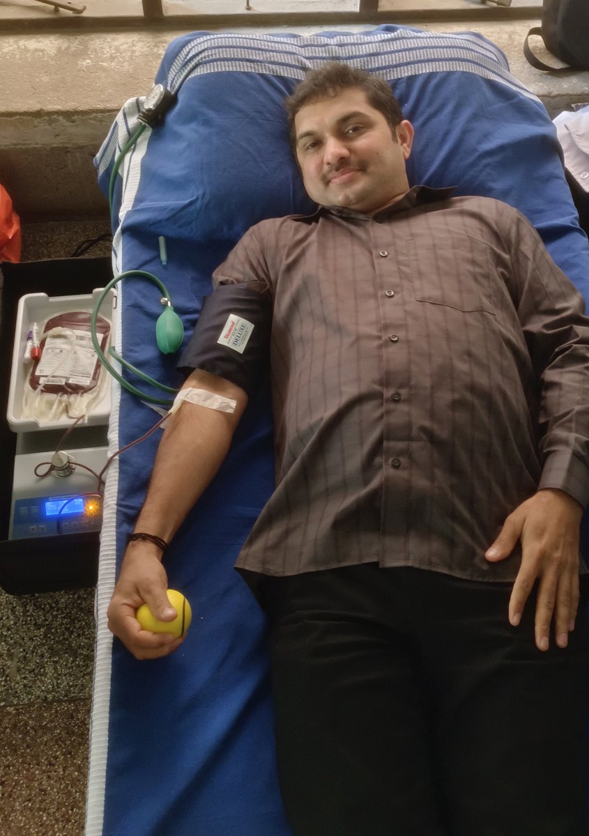 RaviGunaje's tweet photo. DONATE BLOOD - SAVE LIFE

Donated 🩸 during the blood donation camp organised by Vruksha Seva Prathistana @ Poornaprajna Vidyapeetha, Bengaluru today.

#VrukshaSevaPrathistana #DonateBlood #BeGoodDoGood #VivekanandaJayanti 
@VSP_Trust @SamarthaBharata @VikaasaTrust https://t.co/dRPZ9PkPMd