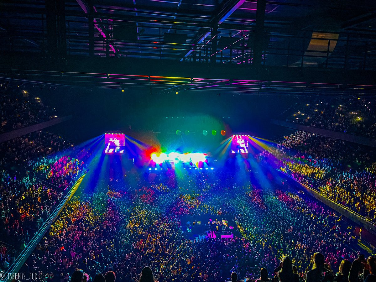 IfLizCouldFly's tweet photo. @FunLoveRespect #FITFAmsterdam https://t.co/XbNocdhC21