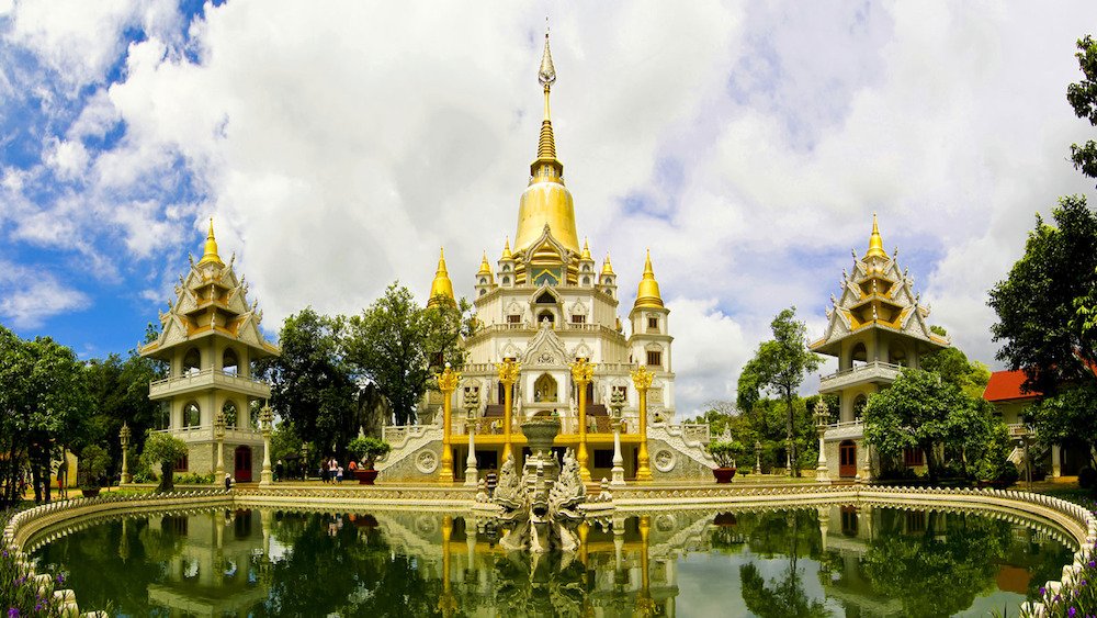 everoc's tweet photo. 🏯✨ Khám phá huyền bí và tâm linh tại Chùa Bửu Long! 🌸🙏 Nằm giữa thành phố trường thành, chùa là không gian yên bình và tinh tế. 
🌿🌟 Hãy chia sẻ ấn tượng và trải nghiệm của bạn tại Chùa Bửu Long. #ChùaBửuLong #TâmLinh #KhámPhá" https://t.co/SEd5MhxLQe