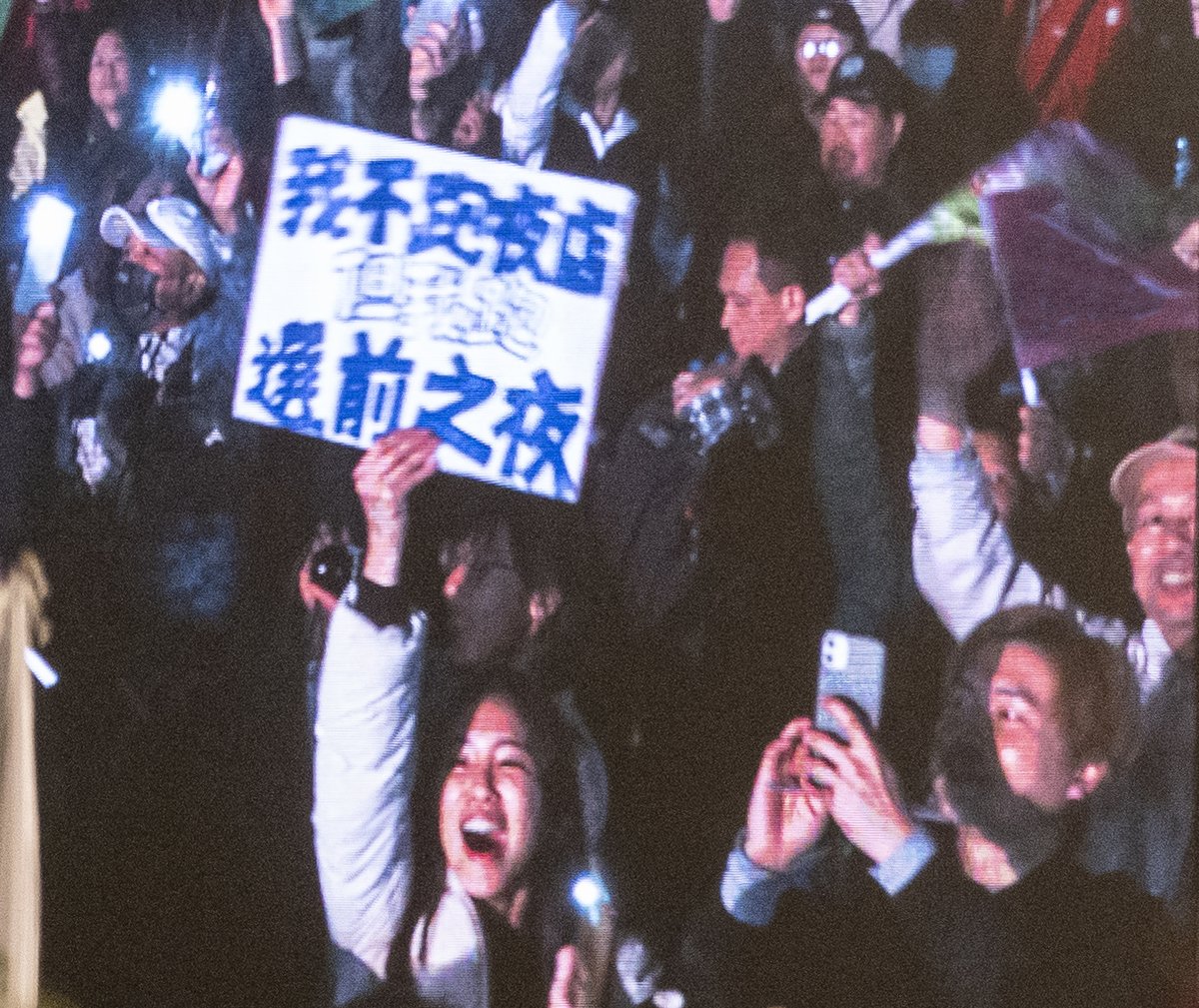 chamarisk's tweet photo. 無論你政見如何，屬意誰當總統或者立委，今天台灣的每一口空氣都可以呼吸到做人的尊嚴。
民主和極權，水火不融，勢不兩立。永遠都是光明和黑暗，正直和邪惡的��別。
#臺灣 #臺灣選舉 https://t.co/7JwiNeAbCZ