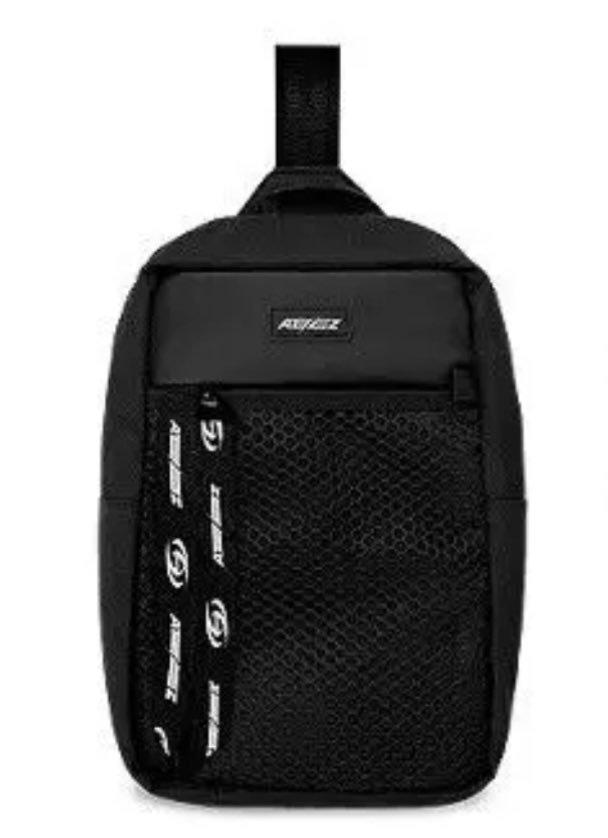 hopelessloverel's tweet photo. Atinys, what do y’all think? 

Sling bag                    or               Backpack https://t.co/tVkL7kWluX
