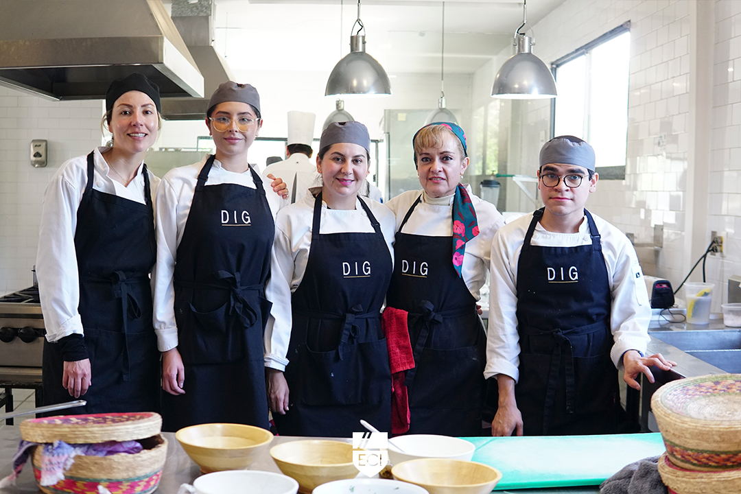 ECIGdl's tweet photo. De esta manera fue el cierre de nuestra generación 47 del Diplomado en Iniciación a la Gastronomía, una presentación en la cual los alumnos pusieron a prueba sus conocimientos adquiridos 🥳👏 #SoyECI https://t.co/coitxFx93u