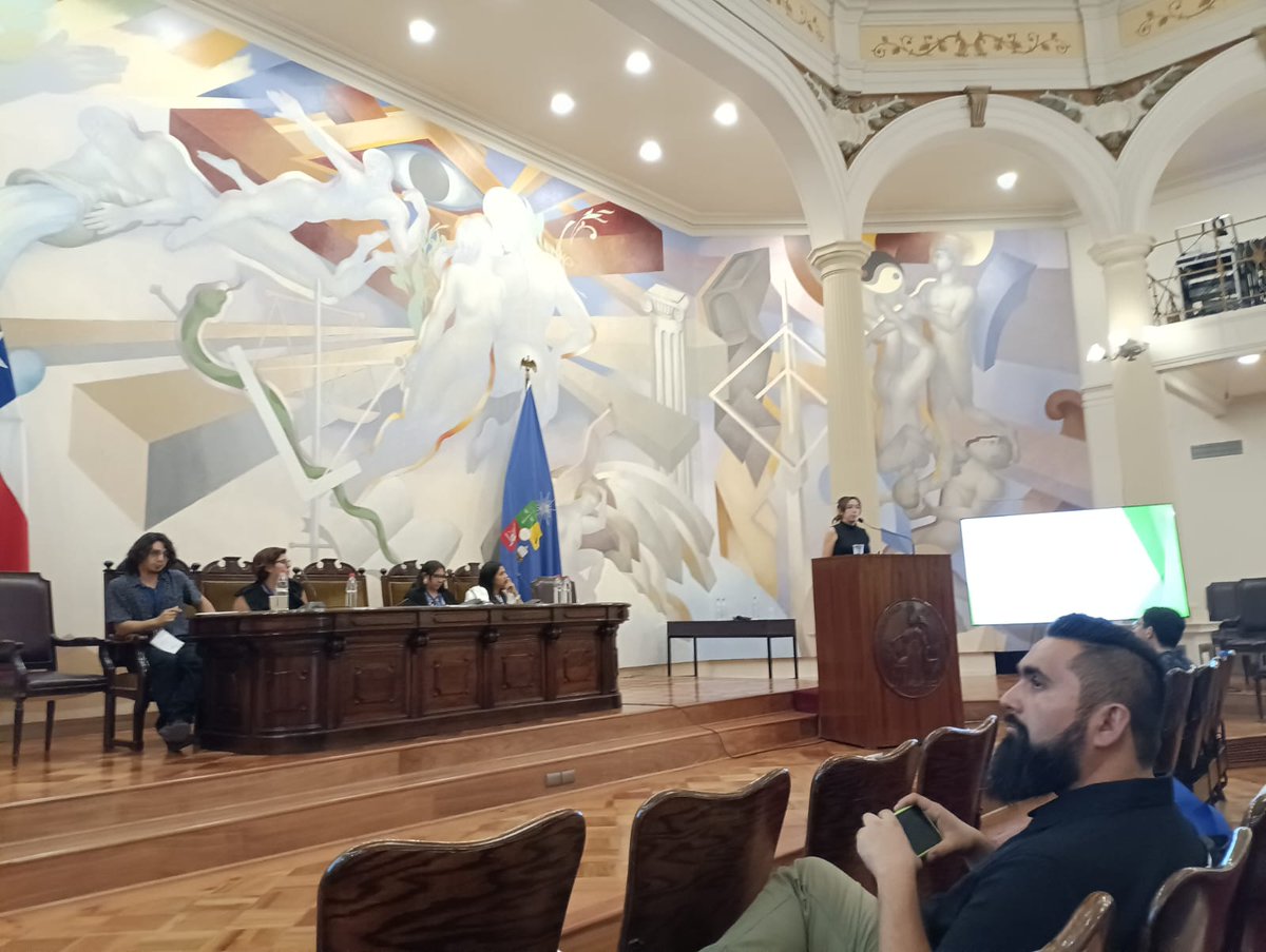 ManuelaMend0za's tweet photo. Presentando ayer en el Congreso de Educación y Pedagogía de la @uchile sobre el proyecto #Fonide que lidero: "Diagnóstico de la convivencia escolar en la educación pública y el rol de los SLEP para apoyar su mejora en el contexto de postpandemia". Gracias @paulibravoPB x la foto! https://t.co/LzTcXNzqLe