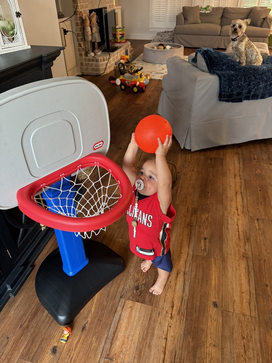 CoreyAlonzo's tweet photo. No bed time tonight @FOX8NOLA @PelicansNBA https://t.co/6fLo3RNGo1