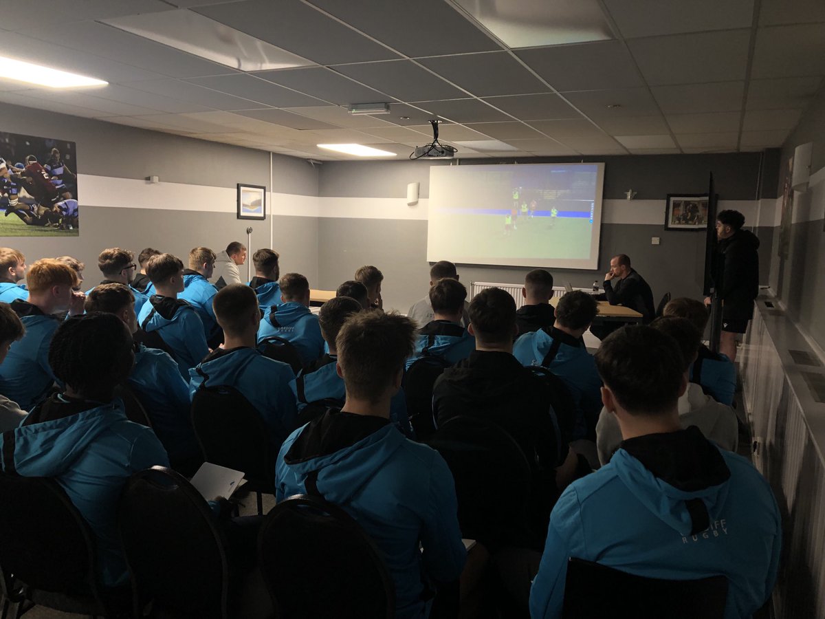 Cardiff_Pathway's tweet photo. 18’s men’s preparing for next Wednesday vs ⁦@ScarletsAcademy⁩ (730pm at CAP) and hopefully some learning that translates into performance https://t.co/dNUMnmwgi4