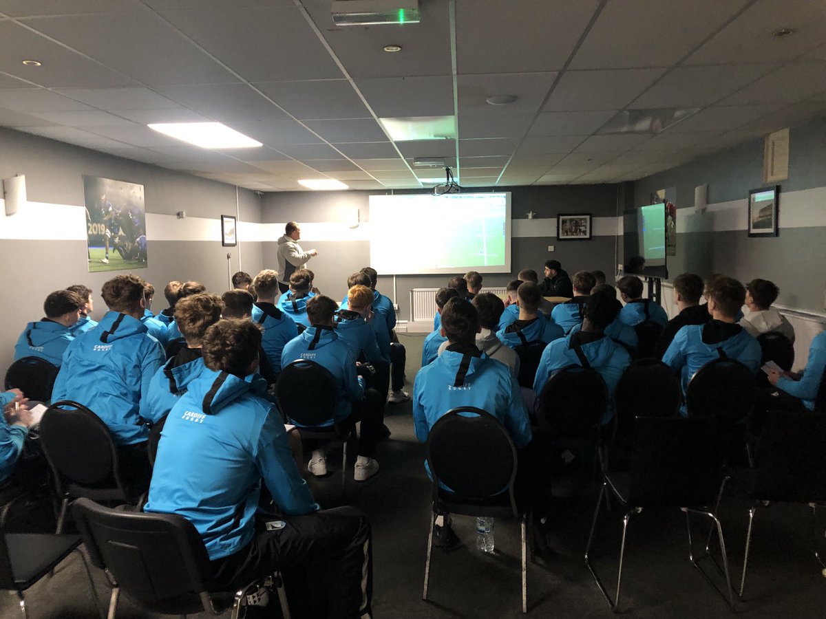 Cardiff_Pathway's tweet photo. 18’s men’s preparing for next Wednesday vs ⁦@ScarletsAcademy⁩ (730pm at CAP) and hopefully some learning that translates into performance https://t.co/dNUMnmwgi4