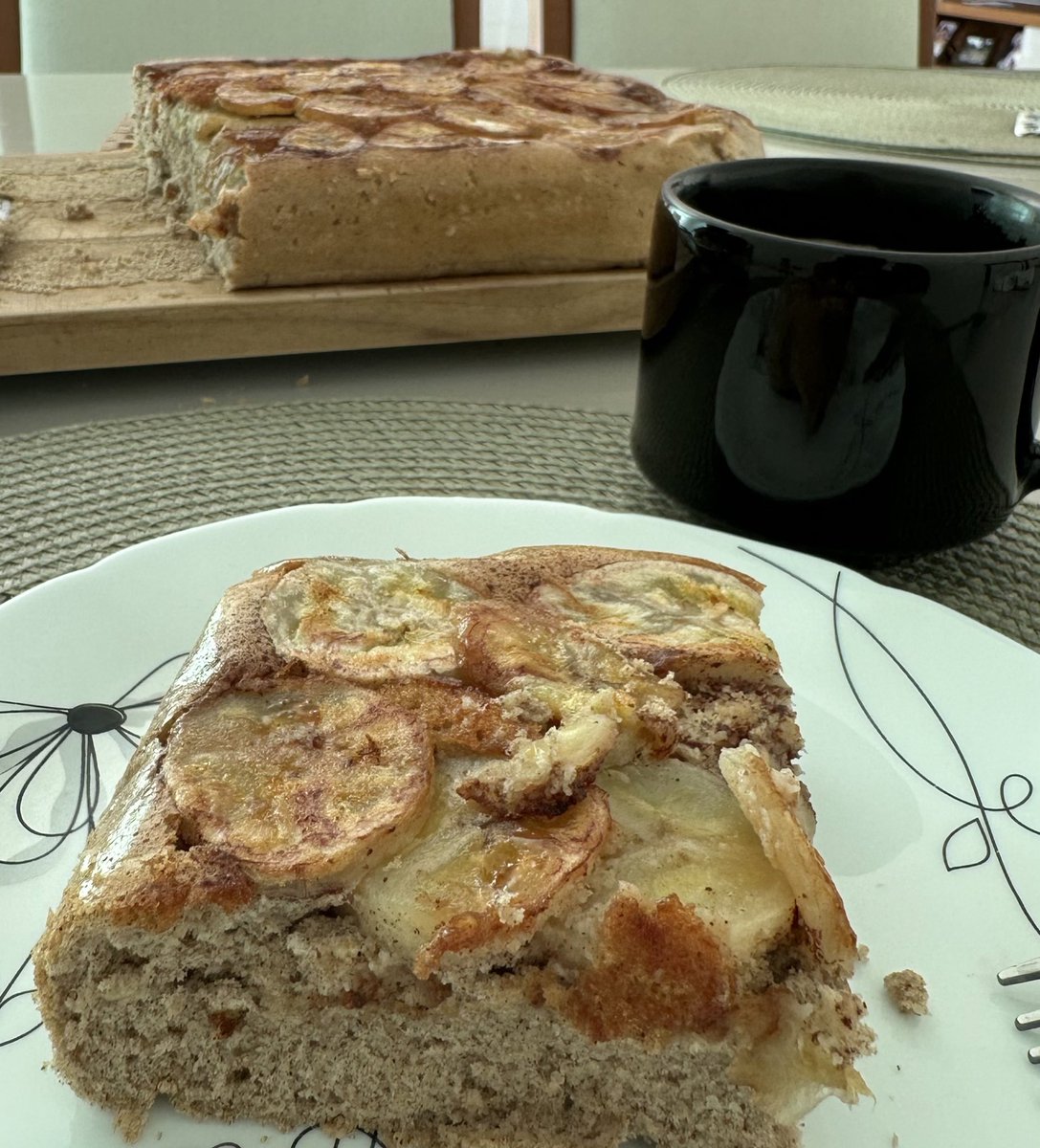 FThiemi's tweet photo. Não há quase nada que café com bolo não cure! https://t.co/8tc9mbJvoz